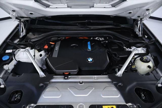 Photo of 2020 Mineral White Metallic BMW X3 PHEV