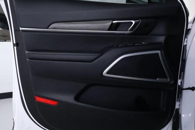 Photo of 2022 Glacial White Pearl Kia Telluride