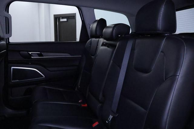 Photo of 2022 Glacial White Pearl Kia Telluride