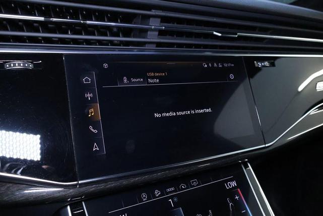 Photo of 2022 Florett Silver Metallic Audi Q7