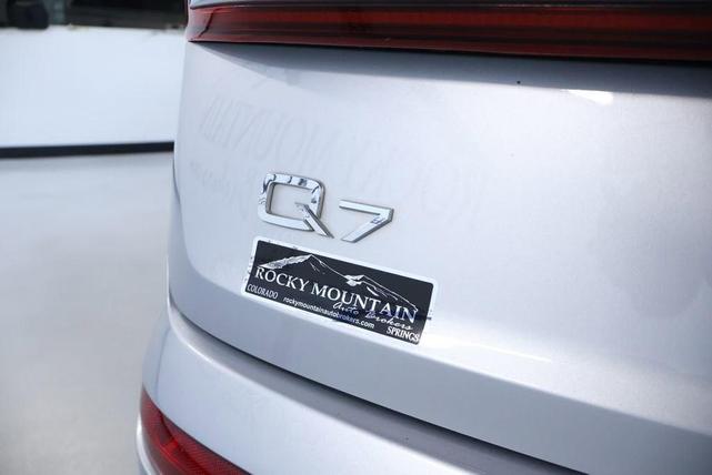 Photo of 2022 Florett Silver Metallic Audi Q7