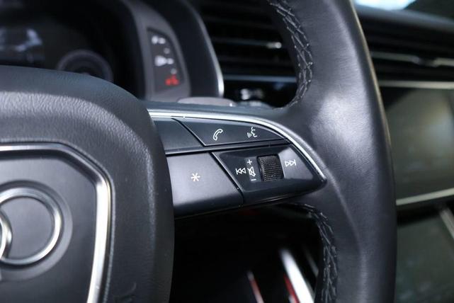 Photo of 2022 Florett Silver Metallic Audi Q7