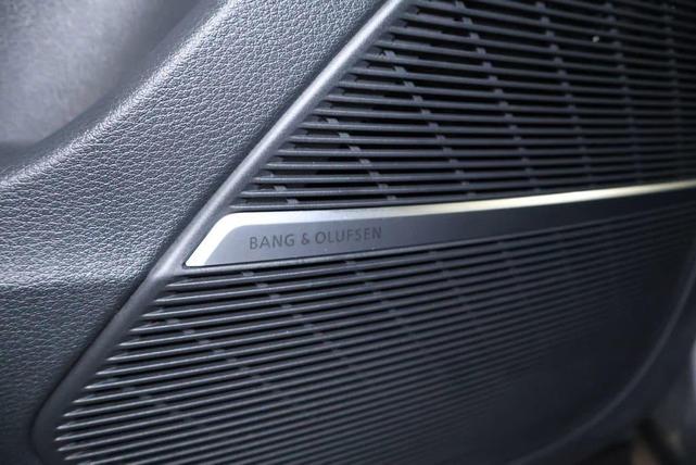 Photo of 2022 Florett Silver Metallic Audi Q7