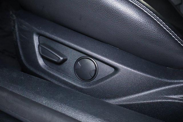 Photo of 2023 Silver Metallic Ford Mustang