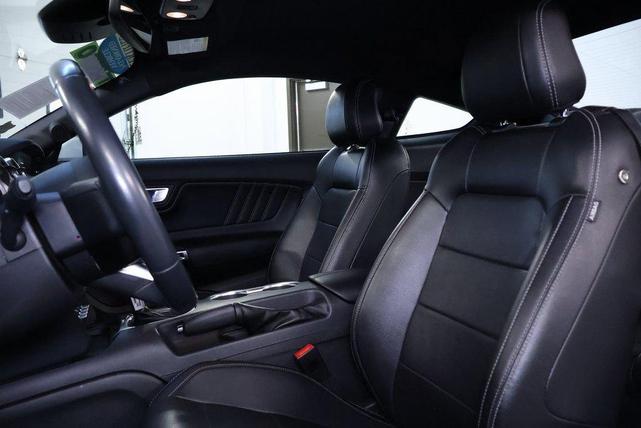 Photo of 2023 Silver Metallic Ford Mustang