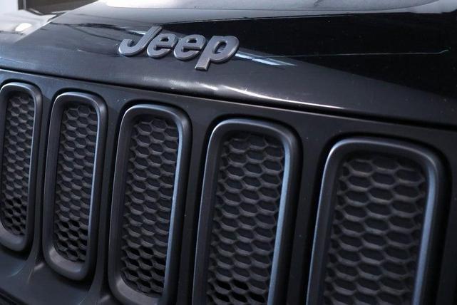 Photo of 2015 Black Jeep Renegade