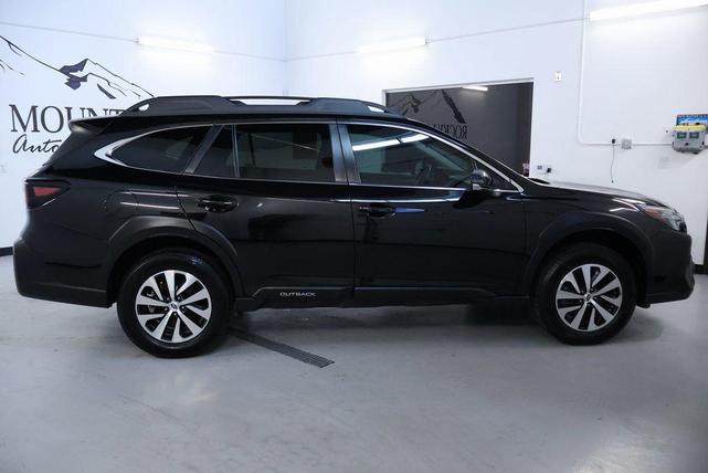 Photo of 2024 Crystal Black Silica Subaru Outback