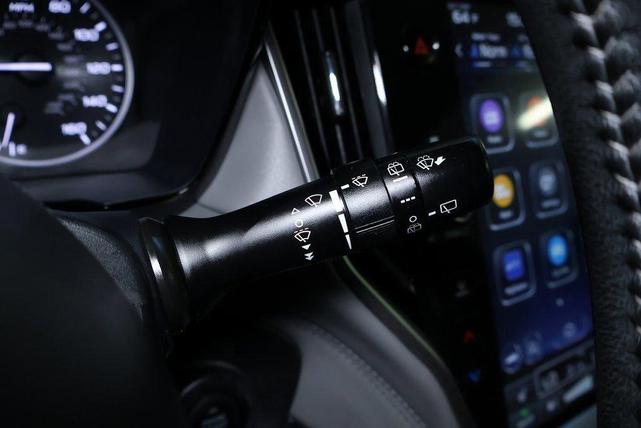 Photo of 2024 Crystal Black Silica Subaru Outback