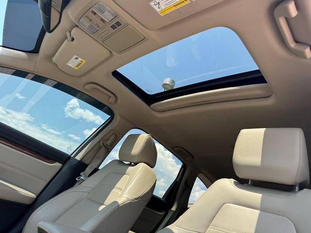 Photo of 2017 Gold Honda CR-V