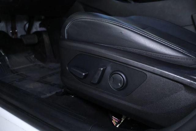 Photo of 2022 Ice White Hyundai SANTA CRUZ