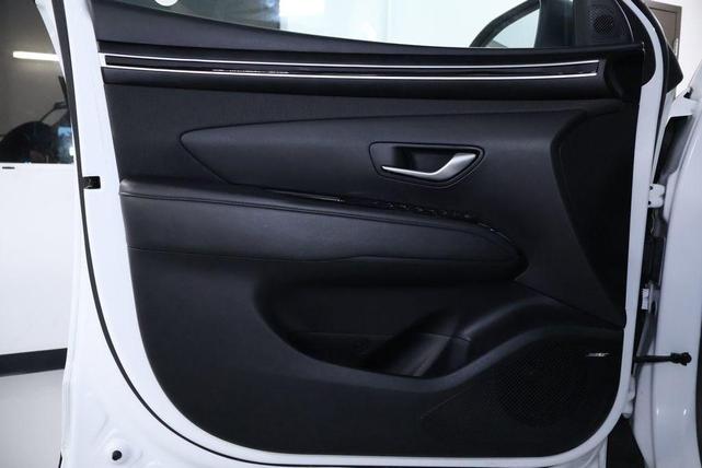Photo of 2022 Ice White Hyundai SANTA CRUZ