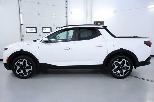 Photo of 2022 Ice White Hyundai SANTA CRUZ