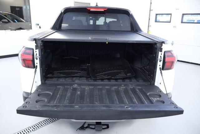 Photo of 2022 Ice White Hyundai SANTA CRUZ