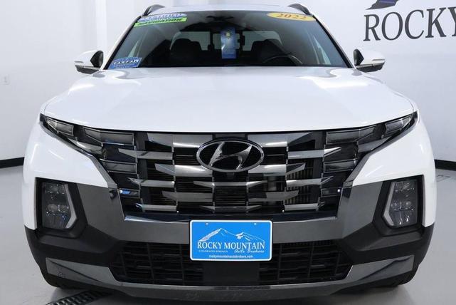 Photo of 2022 Ice White Hyundai SANTA CRUZ