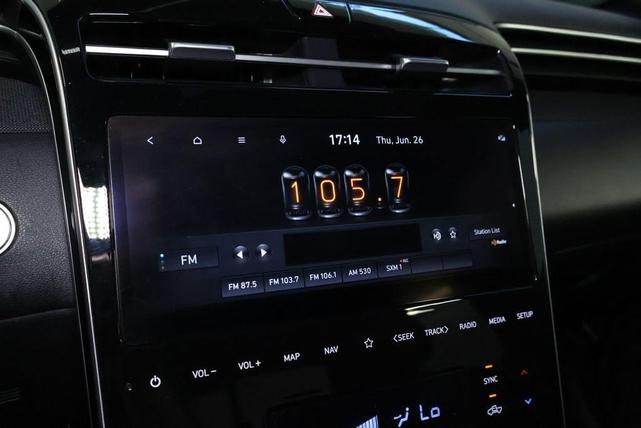 Photo of 2022 Ice White Hyundai SANTA CRUZ