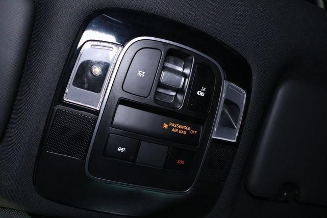 Photo of 2022 Ice White Hyundai SANTA CRUZ