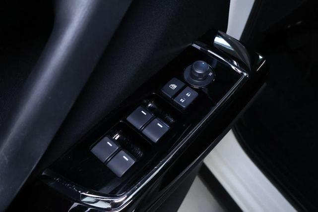 Photo of 2022 Snowflake White Pearl Mica Mazda CX-9