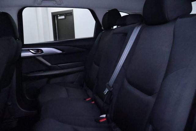 Photo of 2022 Snowflake White Pearl Mica Mazda CX-9