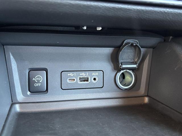 Photo of 2025 Super Black Nissan Sentra