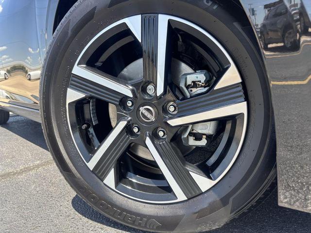 Photo of 2025 Super Black Nissan Sentra