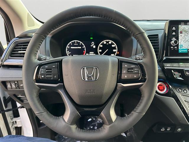 Photo of 2026 Platinum White Pearl Honda Odyssey