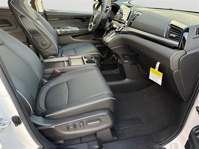 Photo of 2026 Platinum White Pearl Honda Odyssey
