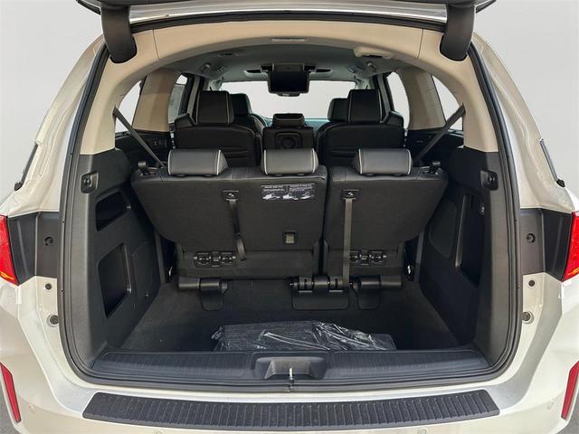 Photo of 2026 Platinum White Pearl Honda Odyssey