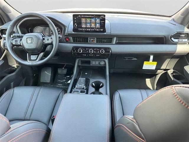 Photo of 2025 Alabaster Silver Metallic Honda Pilot