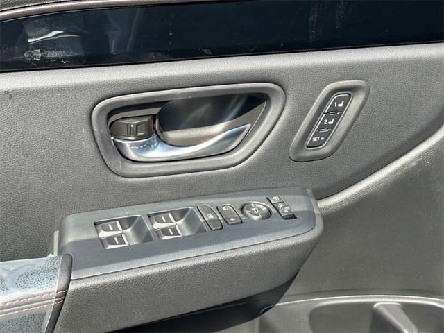 Photo of 2025 Alabaster Silver Metallic Honda Pilot