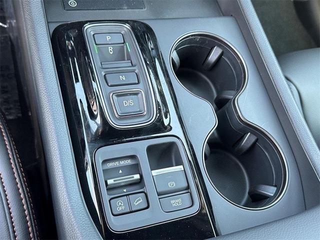 Photo of 2025 Alabaster Silver Metallic Honda Pilot