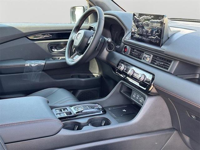 Photo of 2025 Alabaster Silver Metallic Honda Pilot
