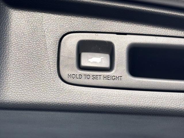 Photo of 2023 Lunar Silver Metallic Honda CR-V Hybrid
