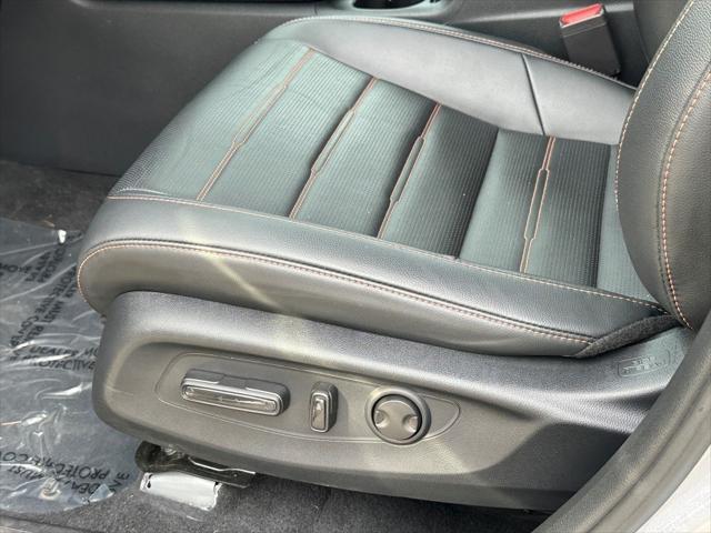 Photo of 2023 Lunar Silver Metallic Honda CR-V Hybrid