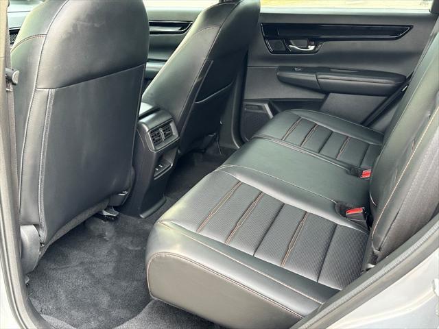 Photo of 2023 Lunar Silver Metallic Honda CR-V Hybrid