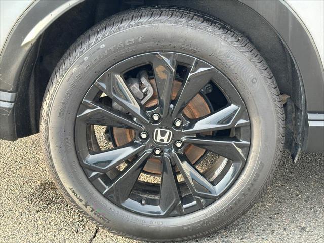 Photo of 2023 Lunar Silver Metallic Honda CR-V Hybrid