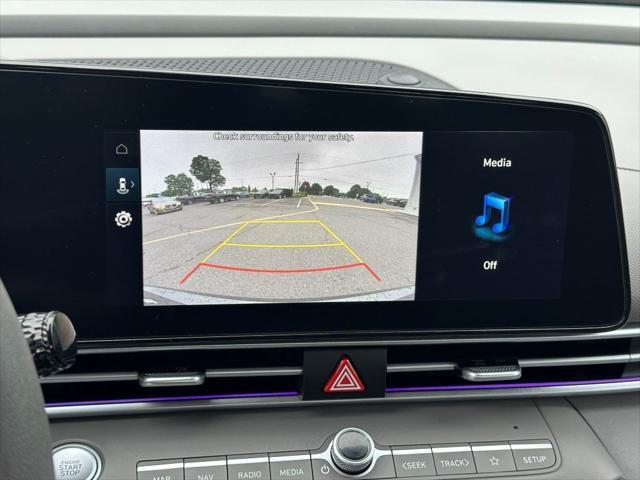 Photo of 2024 Amazon Gray Hyundai ELANTRA