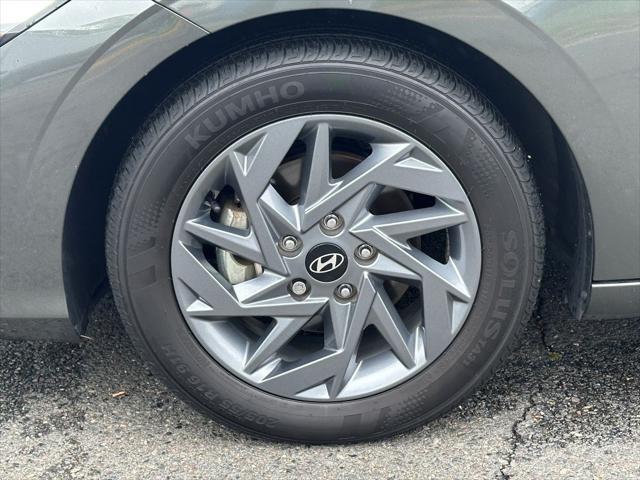 Photo of 2024 Amazon Gray Hyundai ELANTRA