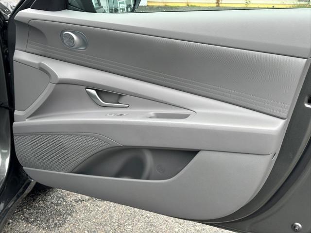 Photo of 2024 Amazon Gray Hyundai ELANTRA