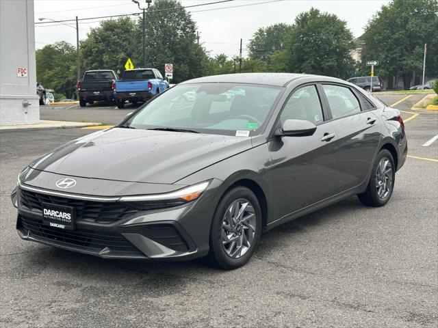 Photo of 2024 Amazon Gray Hyundai ELANTRA