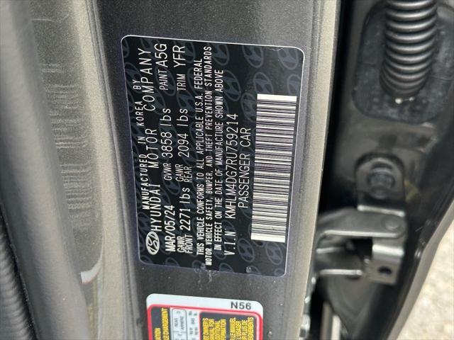Photo of 2024 Amazon Gray Hyundai ELANTRA