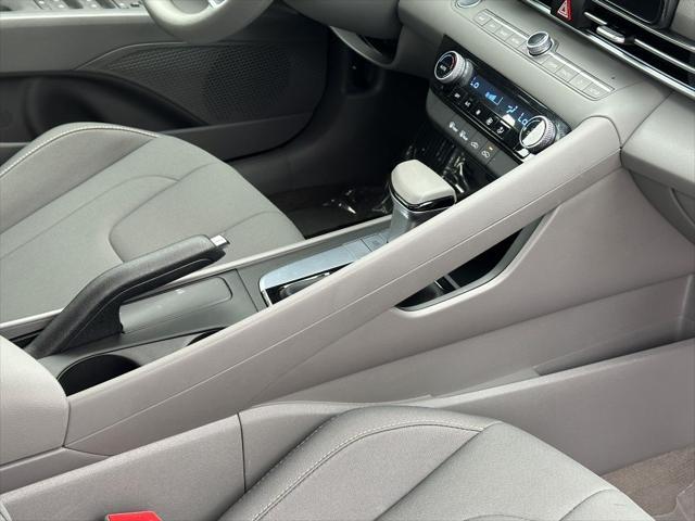 Photo of 2024 Amazon Gray Hyundai ELANTRA