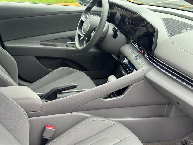 Photo of 2024 Amazon Gray Hyundai ELANTRA