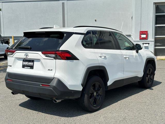 Photo of 2022 White Toyota RAV4