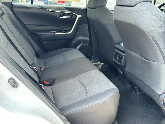 Photo of 2022 White Toyota RAV4