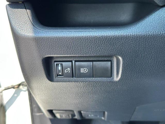 Photo of 2022 White Toyota RAV4