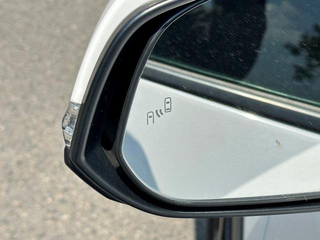 Photo of 2022 White Toyota RAV4