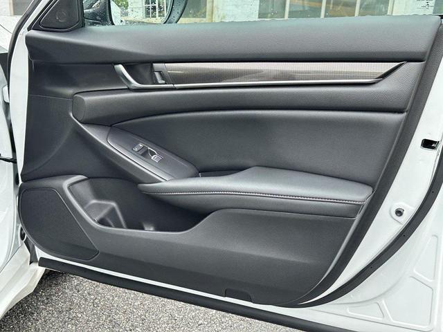 Photo of 2022 Platinum White Pearl Honda Accord Hybrid