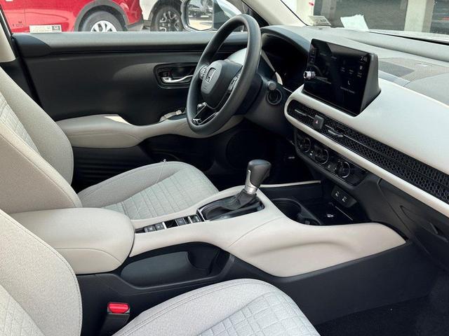 Photo of 2026 Solar Silver Metallic Honda HR-V