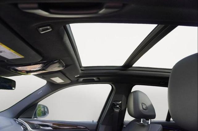 Photo of 2022 Jet Black BMW X3