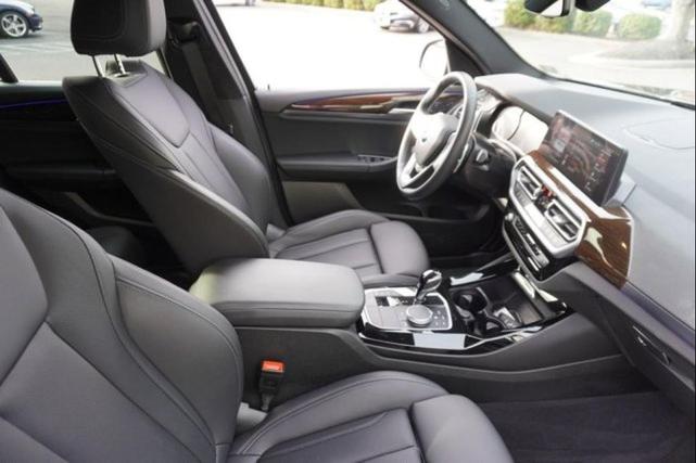 Photo of 2022 Jet Black BMW X3